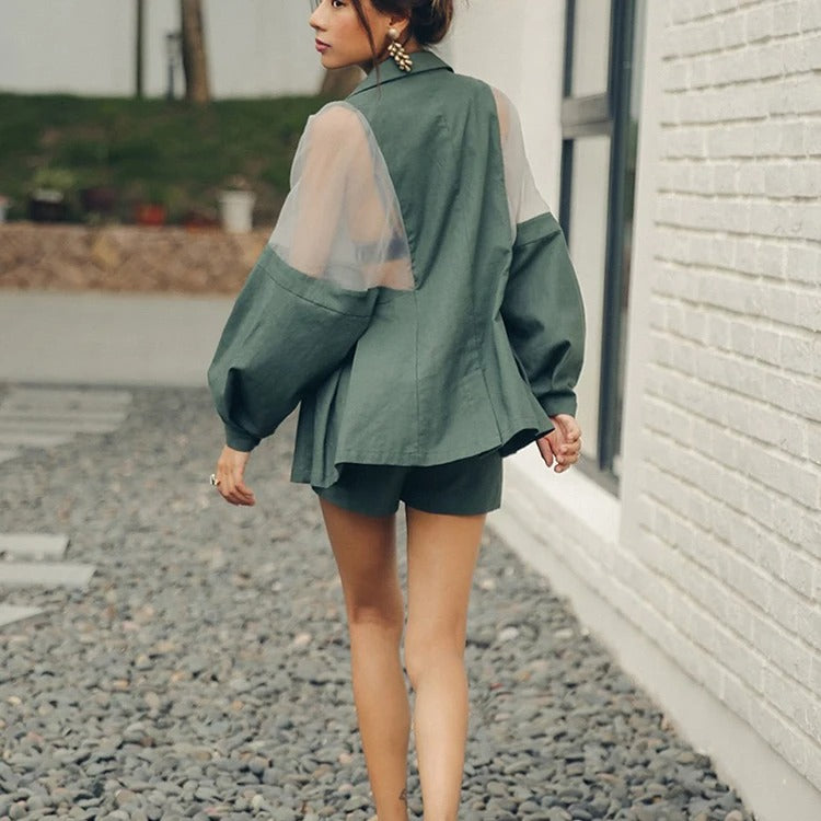 Zielony komplet marynarka i szorty z przezroczystymi panelami