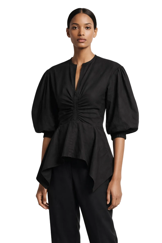 Czarna bluzka z marszczeniem z przodu i bufiastymi rękawami