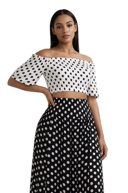 Czarno-biały komplet w grochy top hiszpanka i spódnica maxi