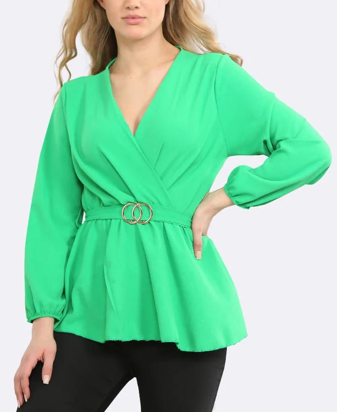 Zielona bluzka kopertowa z paskiem i dekoltem w serek